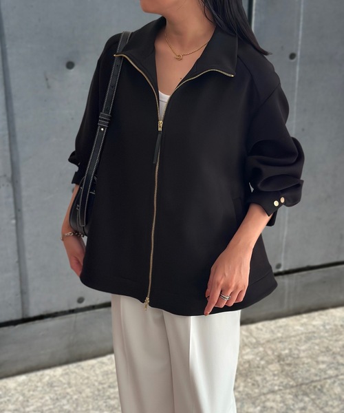 Emma Taylor(エマテイラー)の「ダンボールスタンドカラーフレアブルゾン(ブルゾン・レディース・ライトベージュ/ブラック・FREE)」の11枚目の写真