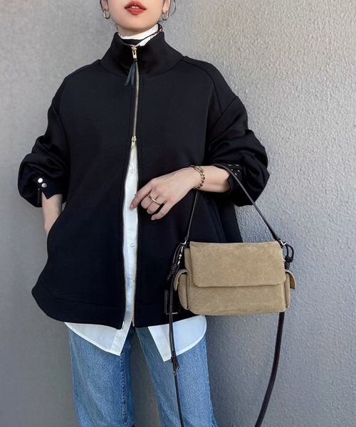 Emma Taylor(エマテイラー)の「ダンボールスタンドカラーフレアブルゾン(ブルゾン・レディース・ライトベージュ/ブラック・FREE)」の4枚目の写真