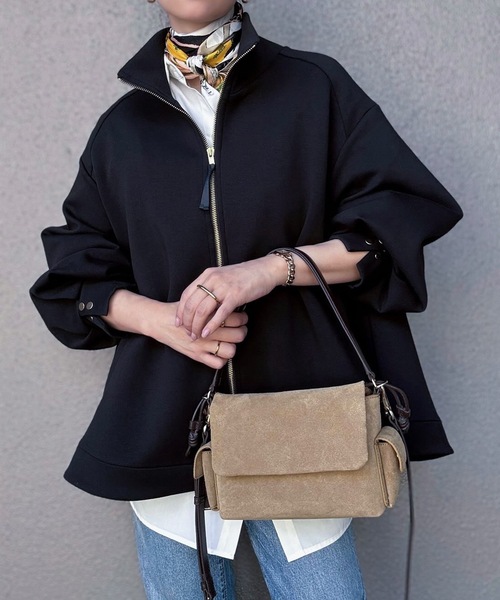 Emma Taylor(エマテイラー)の「ダンボールスタンドカラーフレアブルゾン(ブルゾン・レディース・ライトベージュ/ブラック・FREE)」の5枚目の写真