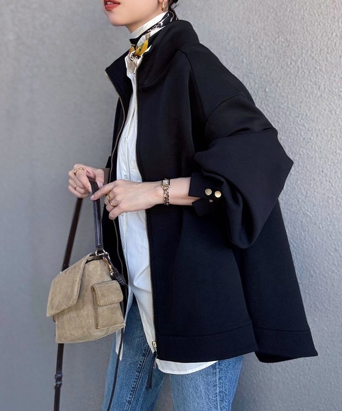 Emma Taylor(エマテイラー)の「ダンボールスタンドカラーフレアブルゾン(ブルゾン・レディース・ライトベージュ/ブラック・FREE)」の7枚目の写真