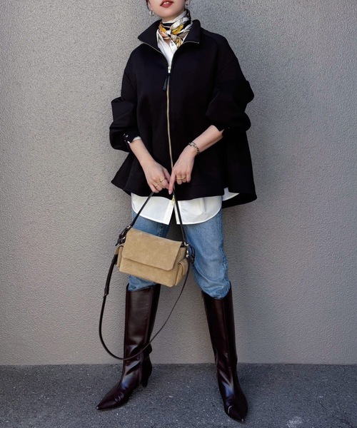 Emma Taylor(エマテイラー)の「ダンボールスタンドカラーフレアブルゾン(ブルゾン・レディース・ライトベージュ/ブラック・FREE)」の6枚目の写真