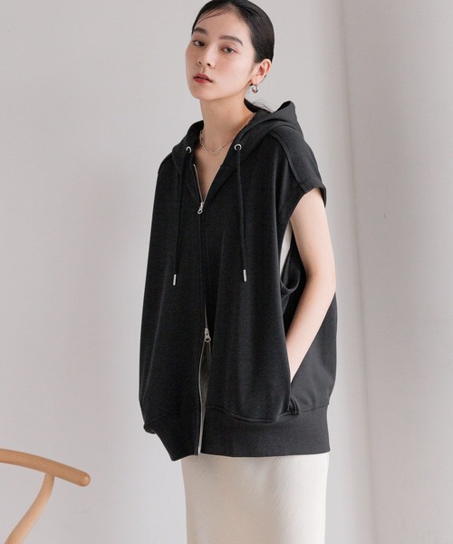 LOWRYS FARM（ローリーズファーム）の「ＺＩＰフーディノースリーブ　 572294（Tシャツ/カットソー・レディース・アイボリー/ブラック/グレー・FREE）」の2枚目の写真