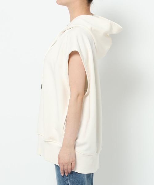 LOWRYS FARM（ローリーズファーム）の「ＺＩＰフーディノースリーブ　 572294（Tシャツ/カットソー・レディース・アイボリー/ブラック/グレー・FREE）」の22枚目の写真