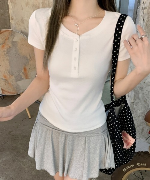 gossip!ロサンゼルス(ゴシップロサンゼルス)の「【Y2Kガーリー】カジュアルクルーネックTシャツ(Tシャツ/カットソー・レディース・ホワイト/イエロー/ネイビー・FREE)」の10枚目の写真