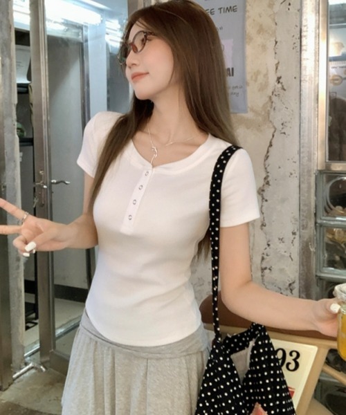 gossip!ロサンゼルス(ゴシップロサンゼルス)の「【Y2Kガーリー】カジュアルクルーネックTシャツ(Tシャツ/カットソー・レディース・ホワイト/イエロー/ネイビー・FREE)」の12枚目の写真