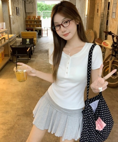 gossip!ロサンゼルス(ゴシップロサンゼルス)の「【Y2Kガーリー】カジュアルクルーネックTシャツ(Tシャツ/カットソー・レディース・ホワイト/イエロー/ネイビー・FREE)」の14枚目の写真
