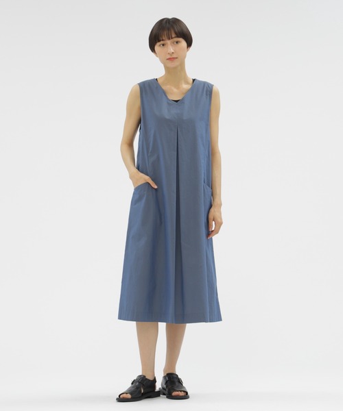 MARGARET HOWELL（マーガレットハウエル）の「COTTON CHAMBRAY（ワンピース・レディース・ブルー/ネイビー・1/2）」の2枚目の写真