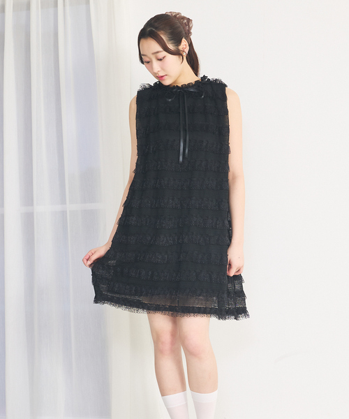 SELFIST(セルフィスト)の「レースフリルミニワンピース 夏服 ノースリーブ リボン ガーリーコーデ ミニワンピ(ワンピース・レディース・グレー/アイボリー/ブラック/オフホワイト・フリー)」の7枚目の写真