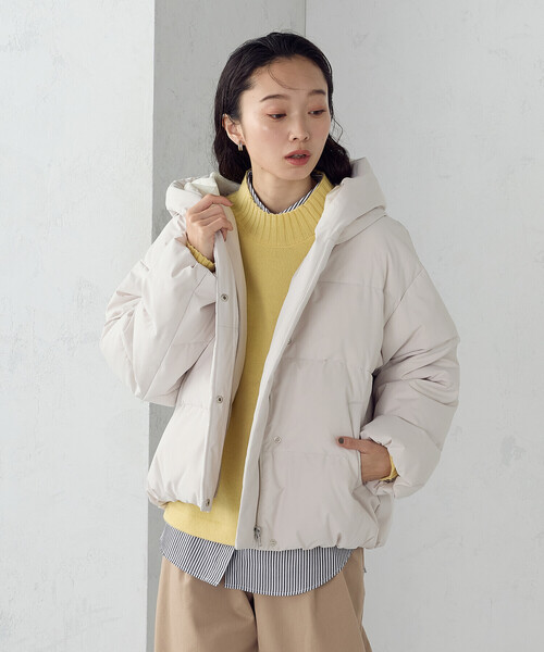 COMME CA ISM（コムサイズム）の「フーデッド ショートダウン（ダウンジャケット/コート・レディース・モカ/ブラック/グレイッシュベージュ・X-LARGE/LARGE/MEDIUM/SMALL）」の5枚目の写真