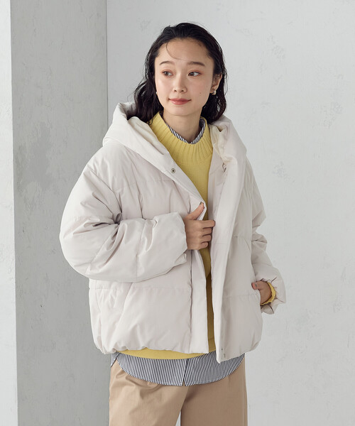 COMME CA ISM（コムサイズム）の「フーデッド ショートダウン（ダウンジャケット/コート・レディース・モカ/ブラック/グレイッシュベージュ・X-LARGE/LARGE/MEDIUM/SMALL）」の6枚目の写真