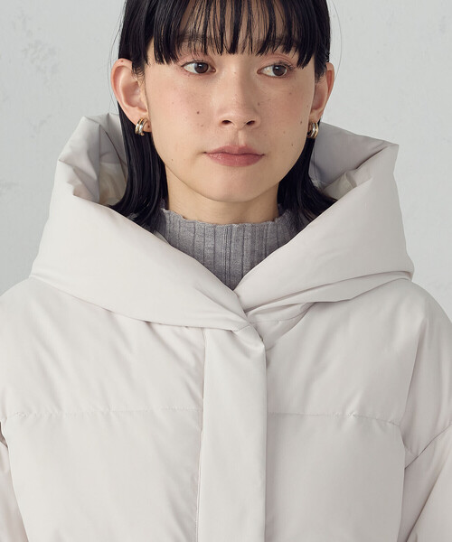 COMME CA ISM（コムサイズム）の「フーデッド ショートダウン（ダウンジャケット/コート・レディース・モカ/ブラック/グレイッシュベージュ・X-LARGE/LARGE/MEDIUM/SMALL）」の12枚目の写真