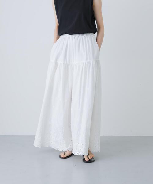 かぐれ(カグレ)の「刺繍ティアードパンツ(その他パンツ・レディース・ブラック/オフホワイト・FREE)」の1枚目の写真