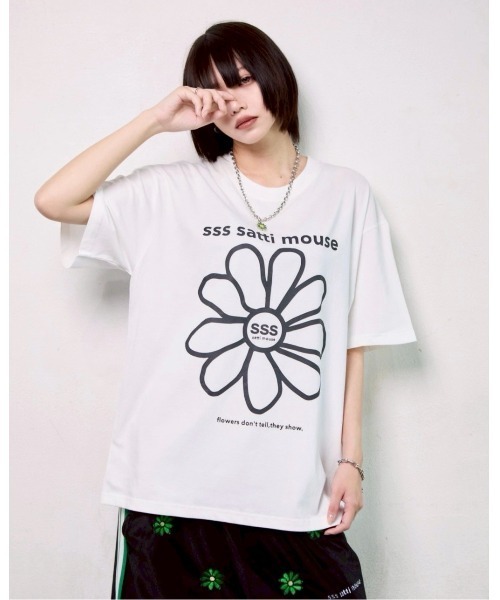 ssssattimouse(エスエスエス サッチ マウス)の「カラーフラワーTシャツ(Tシャツ/カットソー・レディース・グリーン/ブラック/ブルー・M/L/XL)」の2枚目の写真
