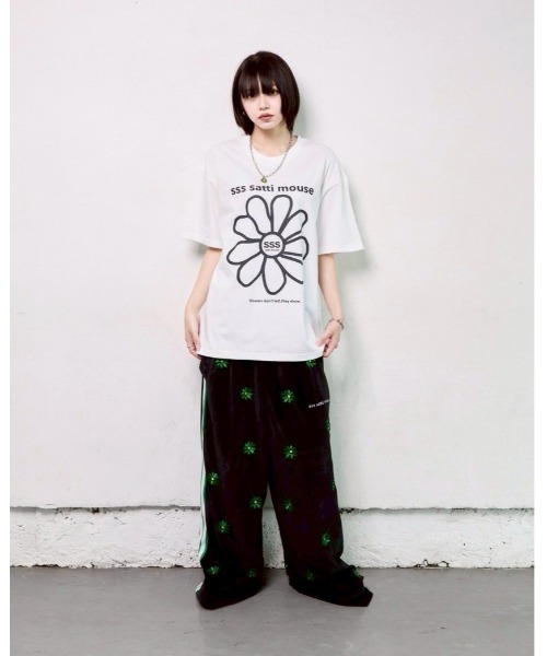 ssssattimouse(エスエスエス サッチ マウス)の「カラーフラワーTシャツ(Tシャツ/カットソー・レディース・グリーン/ブラック/ブルー・M/L/XL)」の18枚目の写真