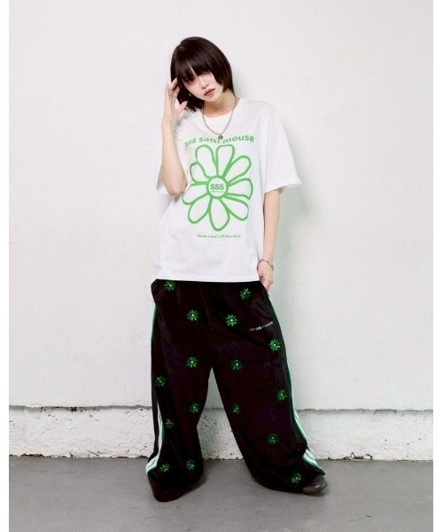 ssssattimouse(エスエスエス サッチ マウス)の「カラーフラワーTシャツ(Tシャツ/カットソー・レディース・グリーン/ブラック/ブルー・M/L/XL)」の8枚目の写真