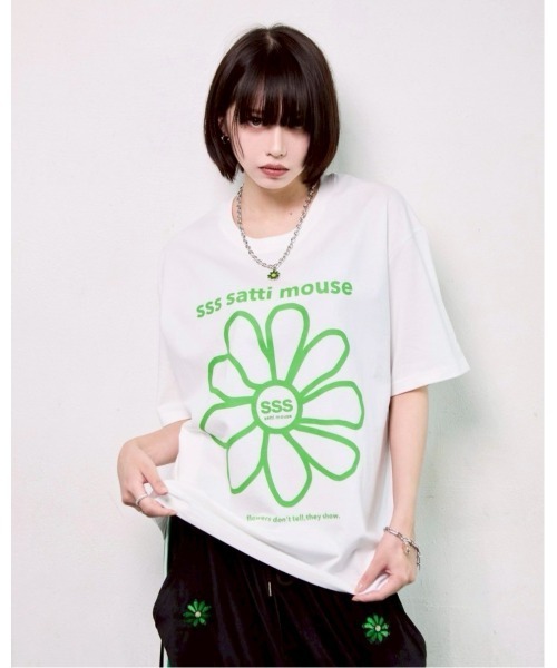 ssssattimouse(エスエスエス サッチ マウス)の「カラーフラワーTシャツ(Tシャツ/カットソー・レディース・グリーン/ブラック/ブルー・M/L/XL)」の4枚目の写真