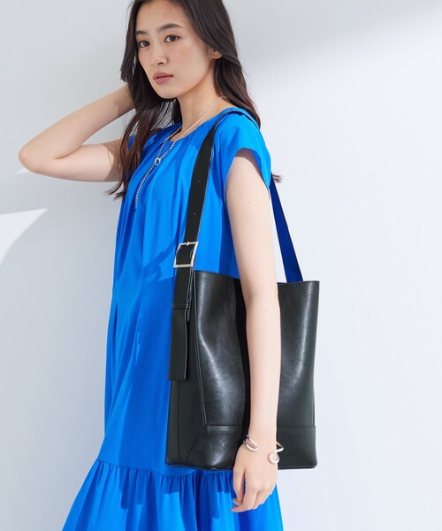 INDIVI（インディヴィ）の「【A4サイズ対応】ワンショルダートートバッグ（トートバッグ・レディース・チャコール/ベージュ系4/ブラック系4・00）」の8枚目の写真