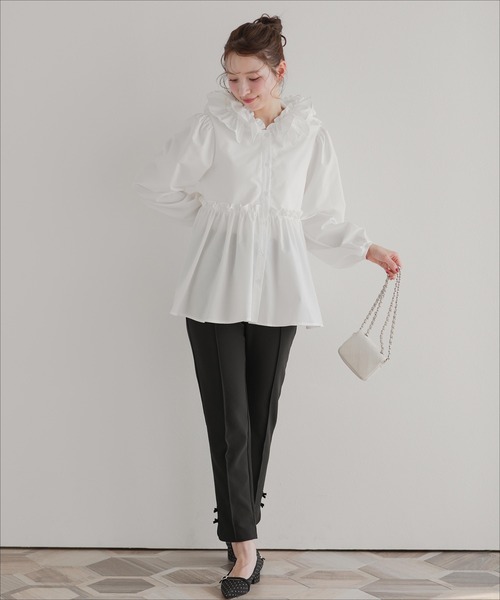 Fit more(フィットモア)の「フリルフード切り替えブラウス(シャツ/ブラウス・レディース・ベージュ/ホワイト/ブラック・FREE)」の4枚目の写真