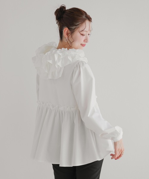 Fit more(フィットモア)の「フリルフード切り替えブラウス(シャツ/ブラウス・レディース・ベージュ/ホワイト/ブラック・FREE)」の6枚目の写真