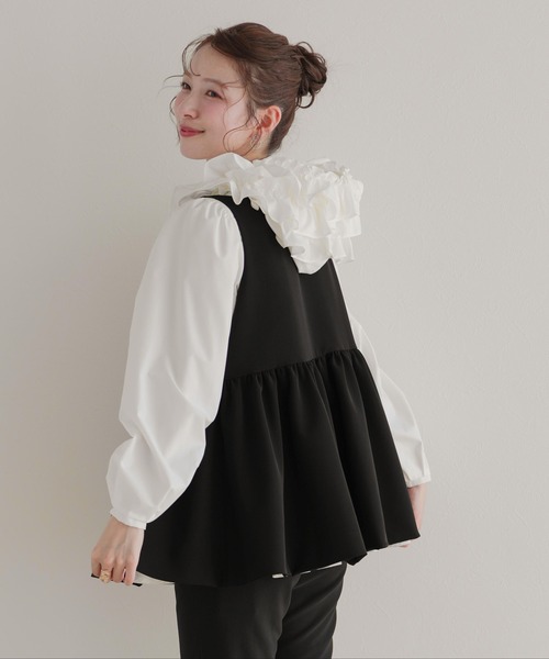 Fit more(フィットモア)の「フリルフード切り替えブラウス(シャツ/ブラウス・レディース・ベージュ/ホワイト/ブラック・FREE)」の9枚目の写真