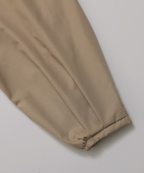 Fit more(フィットモア)の「フリルフード切り替えブラウス(シャツ/ブラウス・レディース・ベージュ/ホワイト/ブラック・FREE)」の16枚目の写真