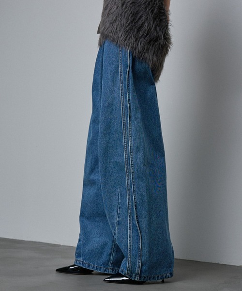 NOMINE ワイドパンツ 新品タグ付き サイドライン タック ワイド ハイウエスト デニムパンツ（デニムパンツ