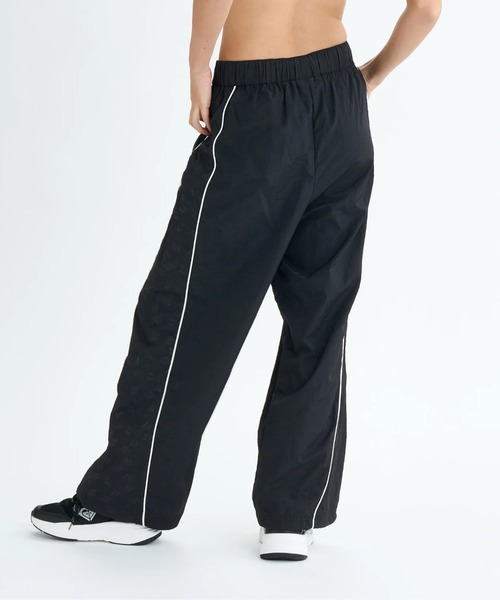 ROXY(ロキシー)の「HAVING FUN PANTS/ロキシー撥水加工ウエストゴムドローコード付きナイロンワイドパンツ(その他パンツ・レディース・ベージュ/ブラック・LARGE/MEDIUM/SMALL)」の3枚目の写真