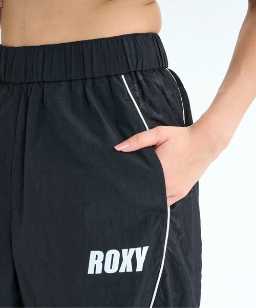 ROXY(ロキシー)の「HAVING FUN PANTS/ロキシー撥水加工ウエストゴムドローコード付きナイロンワイドパンツ(その他パンツ・レディース・ベージュ/ブラック・LARGE/MEDIUM/SMALL)」の11枚目の写真