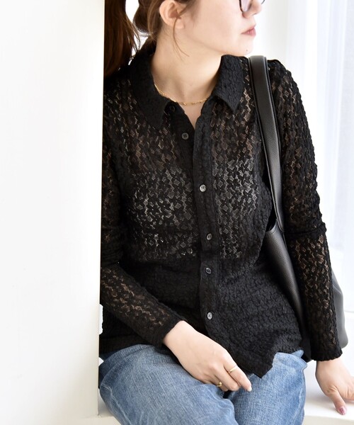 quaranciel(カランシエル)の「quaranciel:〈手洗い可能〉フラワー レース ストレッチ レギュラーカラー シャツ カットソー(シャツ/ブラウス・レディース・ブラック/オフホワイト・ONE SIZE)」の1枚目の写真