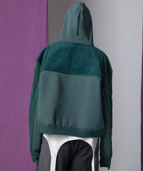 AULA AILA（アウラアイラ）の「3ファブリックケープルフーディ（パーカー・レディース・アイボリー/ブラック/グリーン・0）」の8枚目の写真