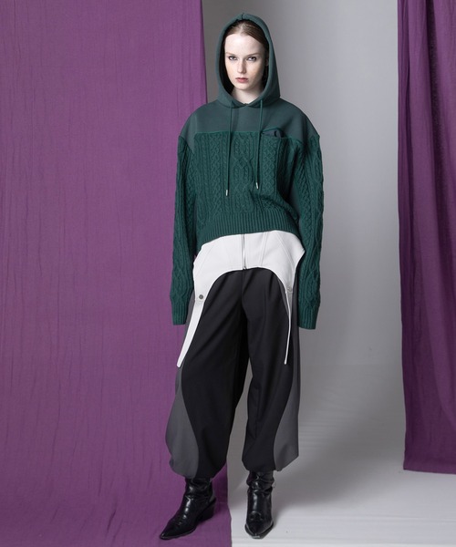 AULA AILA（アウラアイラ）の「3ファブリックケープルフーディ（パーカー・レディース・アイボリー/ブラック/グリーン・0）」の10枚目の写真