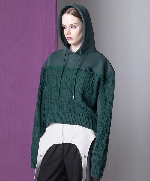 AULA AILA（アウラアイラ）の「3ファブリックケープルフーディ（パーカー・レディース・アイボリー/ブラック/グリーン・0）」の4枚目の写真