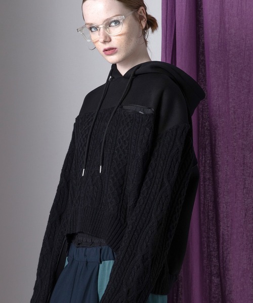 AULA AILA（アウラアイラ）の「3ファブリックケープルフーディ（パーカー・レディース・アイボリー/ブラック/グリーン・0）」の13枚目の写真