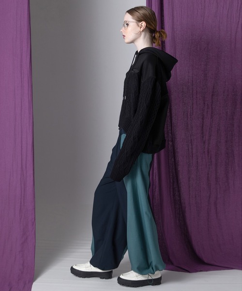 AULA AILA（アウラアイラ）の「3ファブリックケープルフーディ（パーカー・レディース・アイボリー/ブラック/グリーン・0）」の18枚目の写真