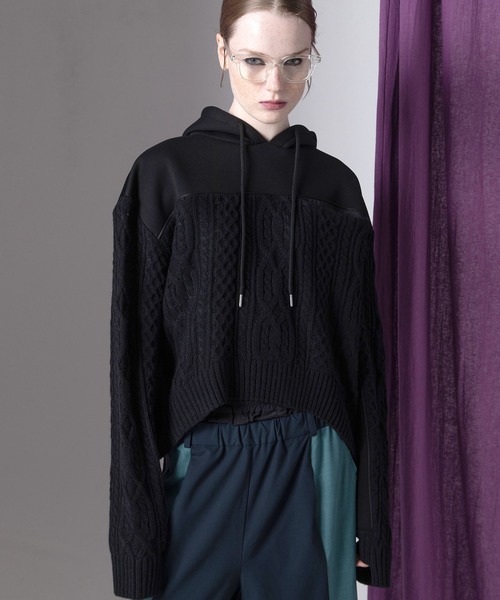 AULA AILA（アウラアイラ）の「3ファブリックケープルフーディ（パーカー・レディース・アイボリー/ブラック/グリーン・0）」の12枚目の写真