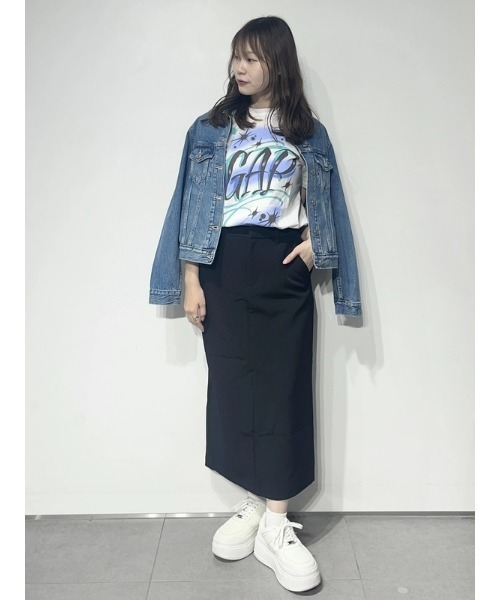 GAP（ギャップ）の「バイストレッチ ミディ ペンシルスカート（スカート・レディース・ブラック・0/2/4/6/00）」の2枚目の写真