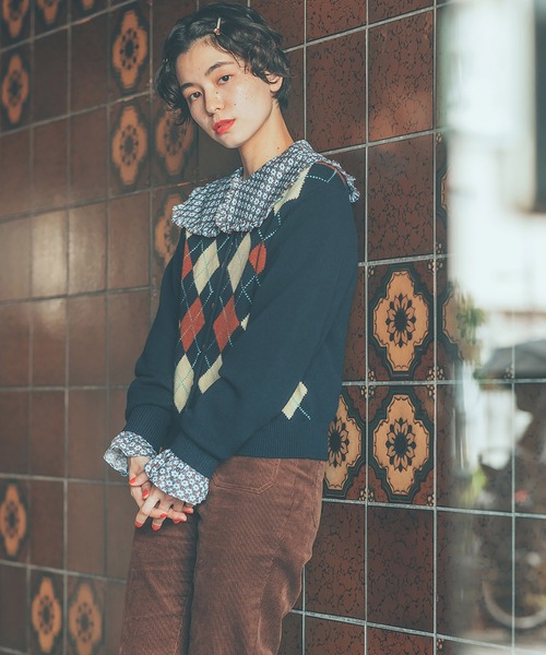 CHILD WOMAN（チャイルドウーマン）の「メリノウール アーガイル クルーネックカーディガン（カーディガン/ボレロ・レディース・ネイビー/レッド・FREE）」の3枚目の写真