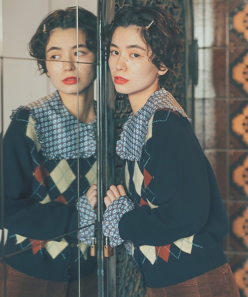 CHILD WOMAN（チャイルドウーマン）の「メリノウール アーガイル クルーネックカーディガン（カーディガン/ボレロ・レディース・ネイビー/レッド・FREE）」の5枚目の写真