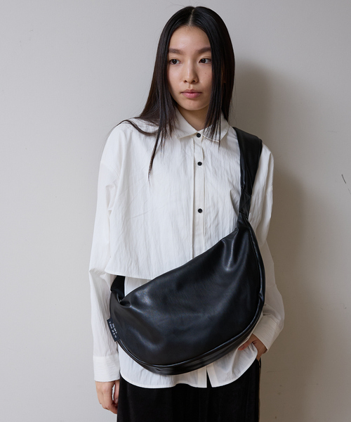 NOMINE（ノミネ）の「【SPRUCE】エコレザー ショルダーバッグ（ショルダーバッグ・レディース・ブラック/ベージュ・フリー）」の3枚目の写真