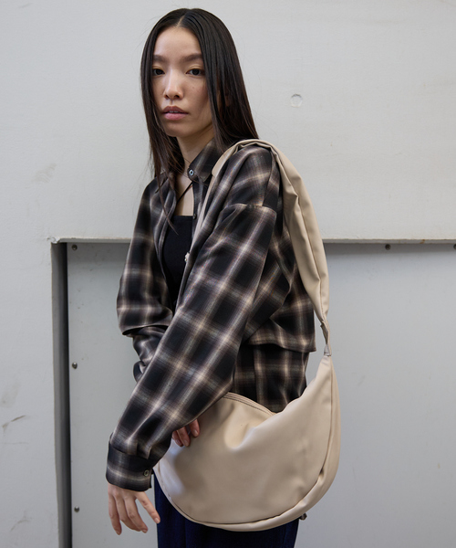 NOMINE（ノミネ）の「【SPRUCE】エコレザー ショルダーバッグ（ショルダーバッグ・レディース・ブラック/ベージュ・フリー）」の10枚目の写真