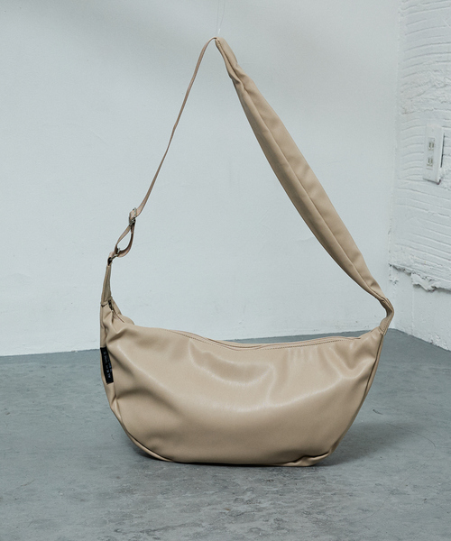 NOMINE（ノミネ）の「【SPRUCE】エコレザー ショルダーバッグ（ショルダーバッグ・レディース・ブラック/ベージュ・フリー）」の13枚目の写真