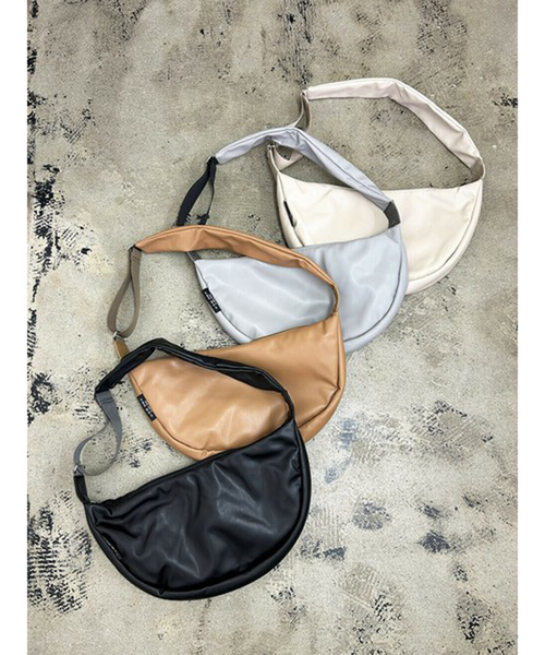 NOMINE（ノミネ）の「【SPRUCE】エコレザー ショルダーバッグ（ショルダーバッグ・レディース・ブラック/ベージュ・フリー）」の14枚目の写真