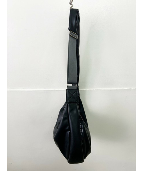 NOMINE（ノミネ）の「【SPRUCE】エコレザー ショルダーバッグ（ショルダーバッグ・レディース・ブラック/ベージュ・フリー）」の17枚目の写真