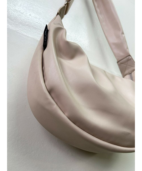 NOMINE（ノミネ）の「【SPRUCE】エコレザー ショルダーバッグ（ショルダーバッグ・レディース・ブラック/ベージュ・フリー）」の20枚目の写真