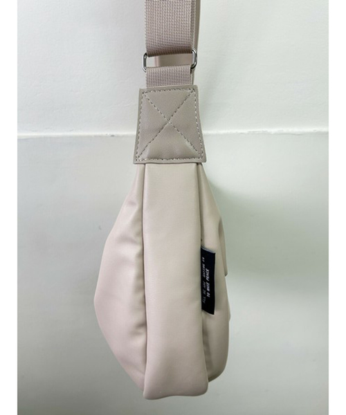 NOMINE（ノミネ）の「【SPRUCE】エコレザー ショルダーバッグ（ショルダーバッグ・レディース・ブラック/ベージュ・フリー）」の21枚目の写真