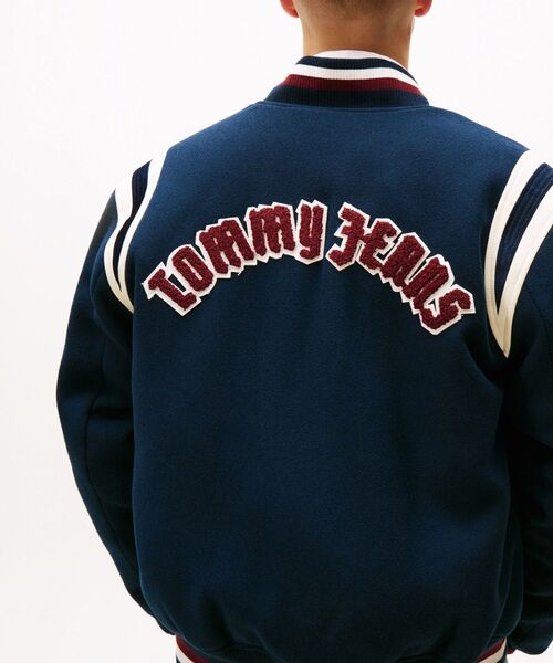 tommy jeans(トミー ジーンズ)の「ベストバーシティジャケット(ブルゾン・メンズ・ネイビー・SMALL/LARGE/MEDIUM)」の2枚目の写真