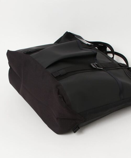 CHROME（クローム）の「［ CHROME / クローム ］GROCERY TOTE MSNGR 15L MABK_MATTE BLACK / グローサリー トート メッセンジャー 15L マット ブラック 耐水 トートバッグ（トートバッグ・メンズ・ブラック系その他・FREE）」の5枚目の写真
