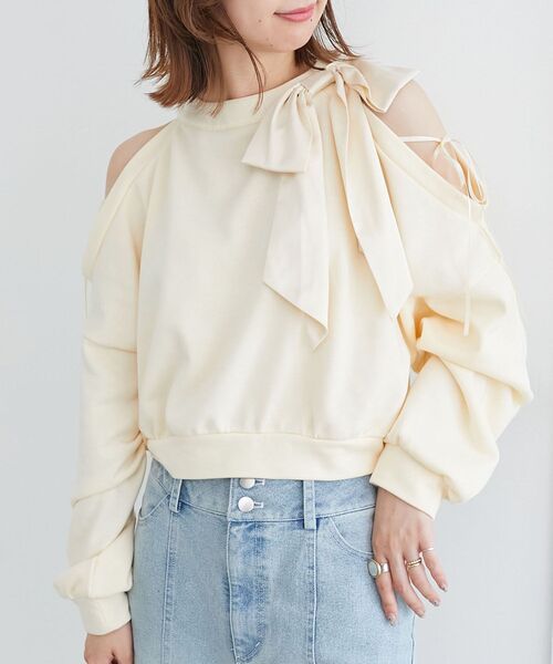 MAJESTIC LEGON（マジェスティックレゴン）の「オープンショルダーリボンスウェット（スウェット・レディース・ピンク/アイボリー/ブラック/チャコールグレー・MEDIUM）」の2枚目の写真