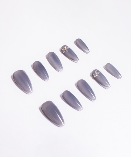 KONVINI（コンビニ）の「【not a nail】水光マグネットビジューラインデザインロングネイルチップ（ネイルシール/ネイルチップ・レディース・グレイッシュブルー/ベージュ/シルバー/スカイブルー系/ベージュ系その他・SMALL/MEDIUM）」の3枚目の写真