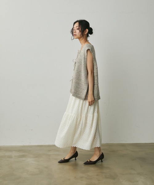 Lunea(ルネア)の「花柄レースロングスカート(スカート・レディース・ホワイト/ブラック/ベージュ・FREE)」の8枚目の写真